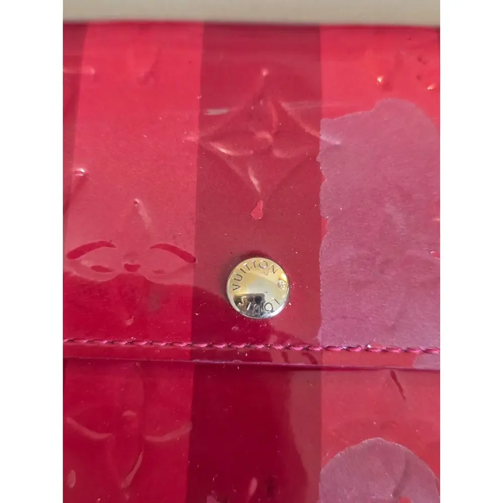 Louis Vuitton Vernis Rayures Sarah Wallet in Red Striped Patent Leather - Picture 7 of 15
